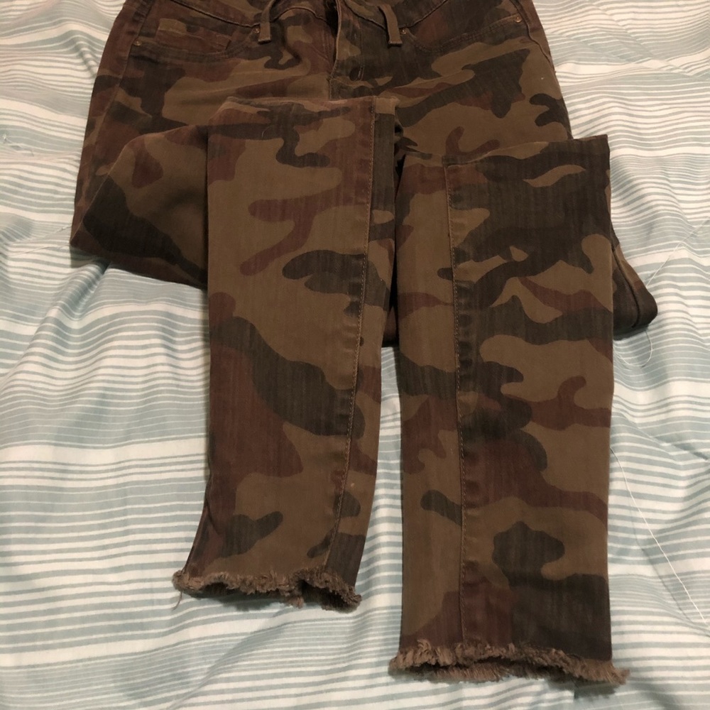 Camo print jeans, like NWOT, size 25 super cute!